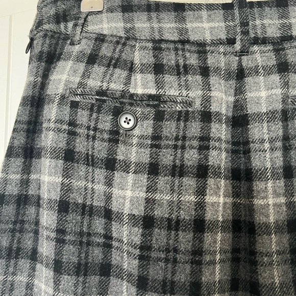 Dark Grey mini wool skirt in plaid from Eddie Bauer - Picture 6 of 6